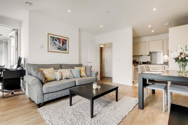 Thumbnail Flat for sale in Bessemer Place, London
