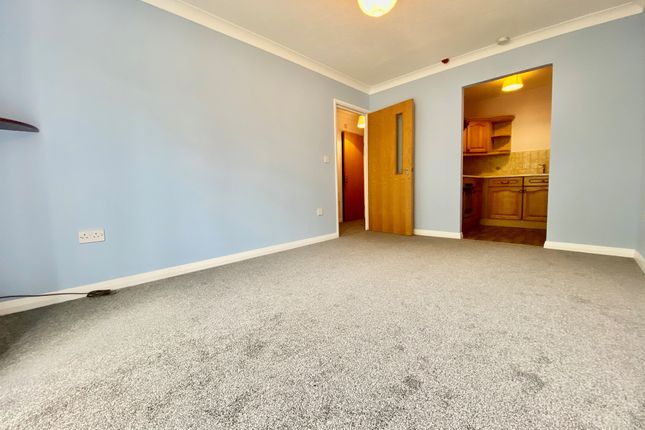 7, Ravenscourt, Sawyers Hall Lane, Brentwood photo 4