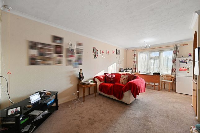 Bladon Gardens, Harrow photo 3