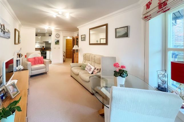 6, Churchfields, Littlehampton photo 3
