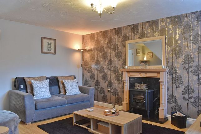 7, Allen Close, Newark photo 4
