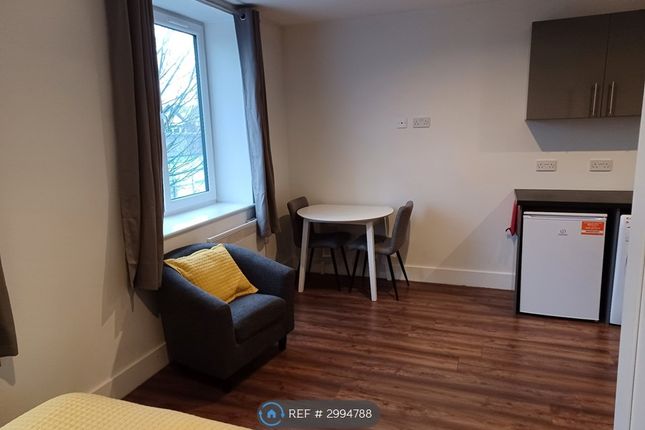Self Contained Flat  Chapel St, Stafford photo 3