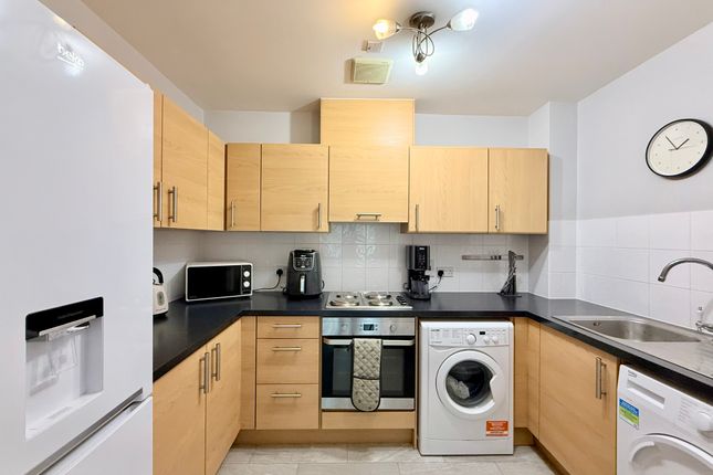 Flat 10 Marine Court, Jones Lane, Southampton photo 3