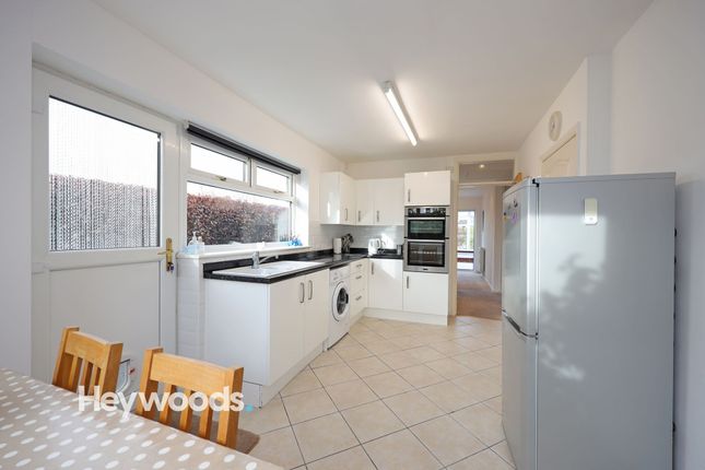 41 Golborn Avenue, Stoke-On-Trent photo 4