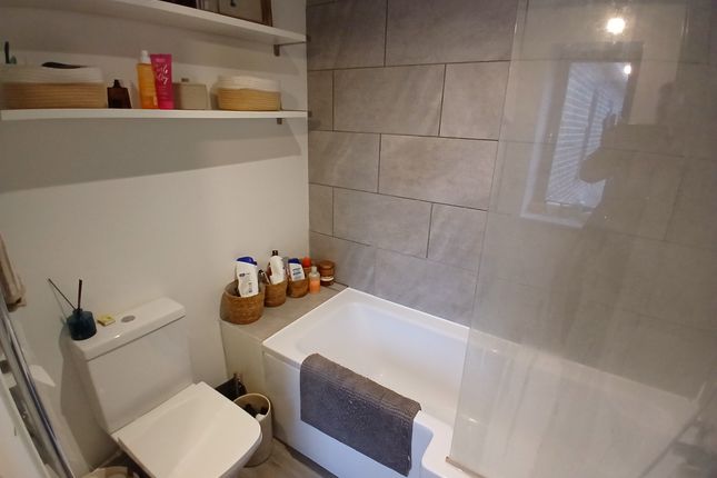 Flat 4, Newport photo 5