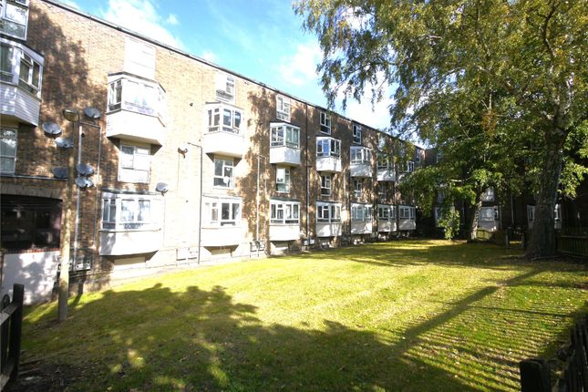 Thumbnail Flat to rent in Elizabeth House, Albany Road, Brentwood, Essex