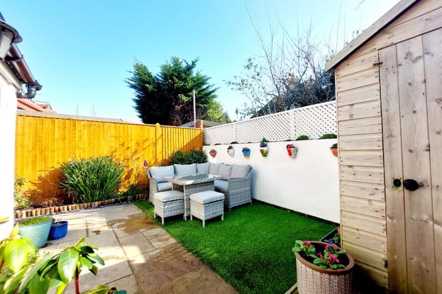 8, Hindover Road, Seaford photo 2