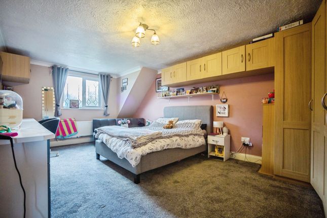 35, Cranbrook Drive, Kent photo 4