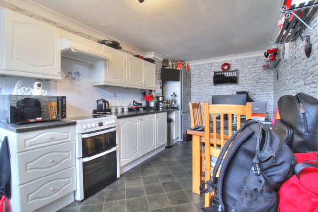 109, Hereford Walk, Basildon photo 3