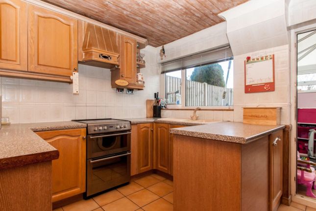 49, Basildon photo 5
