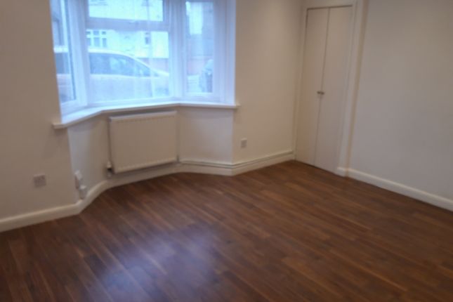 Terraced house to rent in Meadow Road, Barking