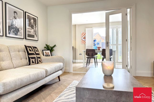 39 Rixtonleys Drive, Manchester photo 2