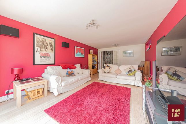 51, Ellis Road, Crowthorne photo 4
