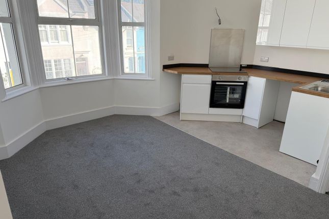 2,1 ScarboroughRoad, Scarborough Road, Brighton photo 2