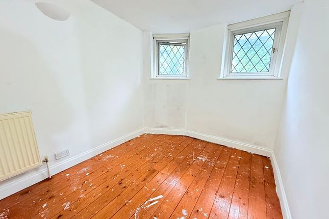 Oak Cottage, Old Ruislip Road, Northolt photo 4