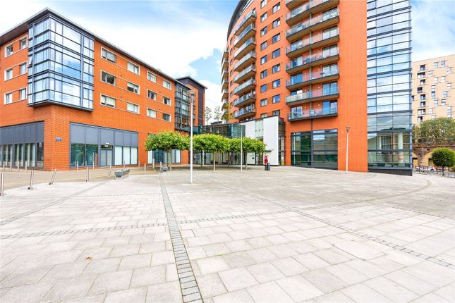 Flat to rent in Marconi Plaza, Chelmsford