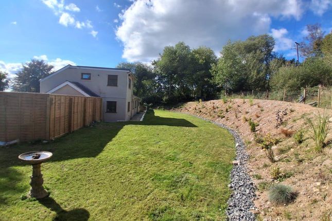 Cwmcleddau Cottage, Heol Ddu, Ammanford photo 4