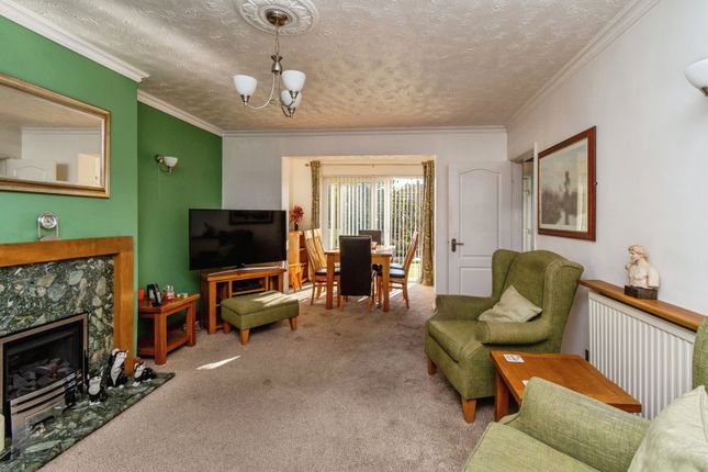 19, Brook Road, West Midlands photo 2