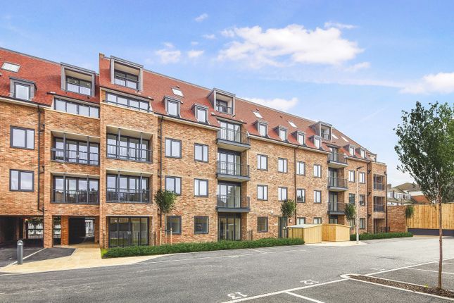 Flat for sale in St. Albans Road, Watford