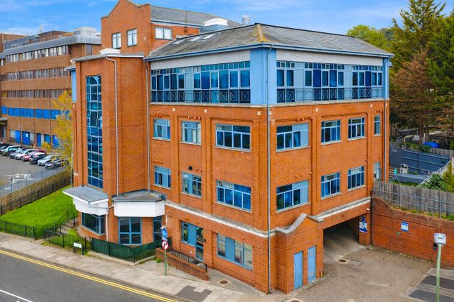 1-bed flat on 3, Normandy House, Wolsey Road, Hemel Hempstead, £180,000