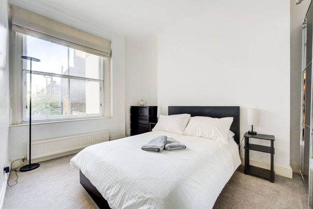 Flat to rent in Old Brompton Road, Earls Court, London