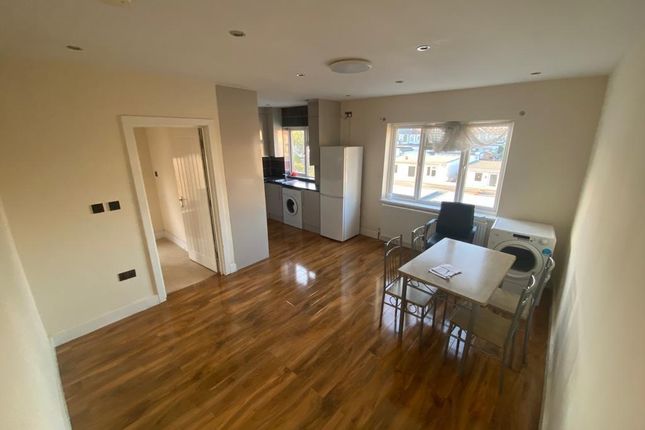 512A, Kenton Road, Harrow photo 2