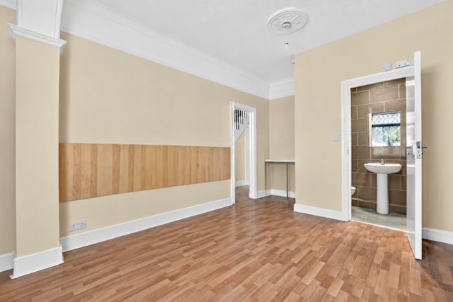 222, Seely Road, London photo 4