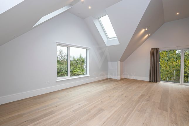 Flat 10, 89, High Road, Essex photo 3