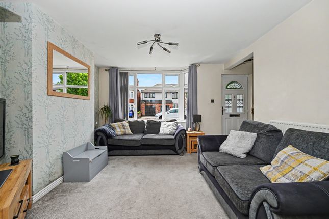 15, Heath Way, Rugby photo 4