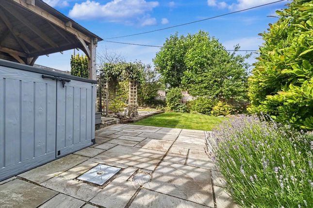 35, High Street Blunsdon, Blunsdon photo 4