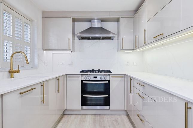 20, Duchess Court, Surrey photo 2