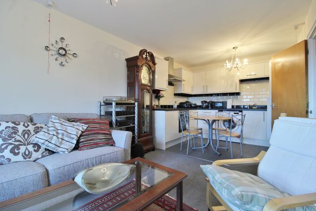 2-bed house on 15 Keyes Court, Albert Road, Southsea, £115,000