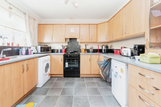 Terraced house for sale in Myrtle Road, Kettering