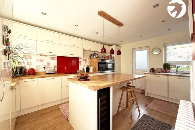 67, Fens Way, Kent photo 2
