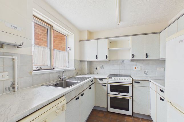 58 Church Meadow, Llantwit Major photo 3