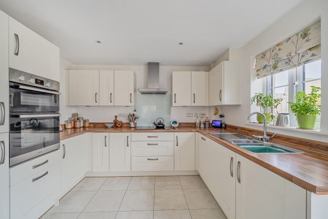 4, Baileys Meadow, Cornwall photo 3