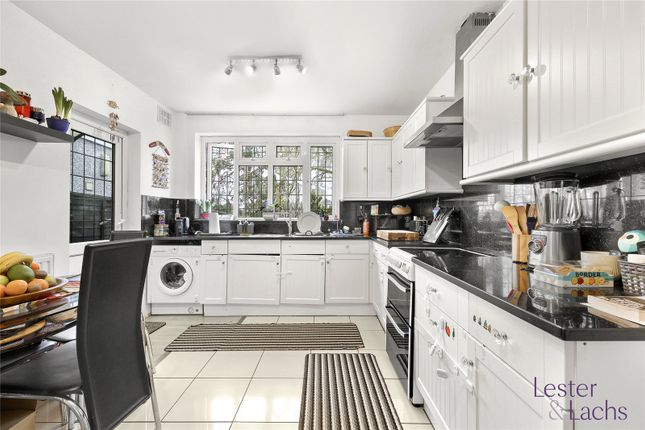 41, Lechmere Avenue, Chigwell photo 5