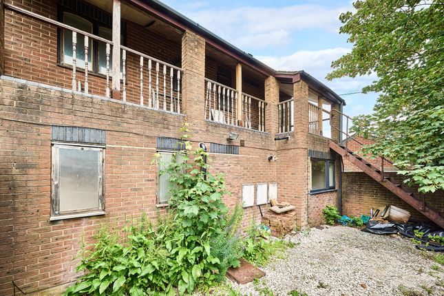 12, Croft Court, Stoke-on-Trent photo 4