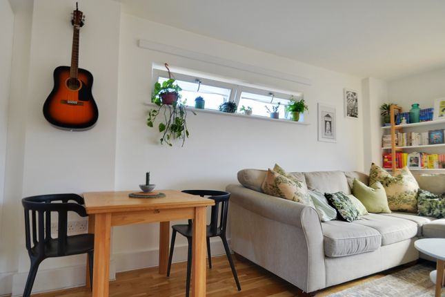 Flat for sale in Coopers Road, London