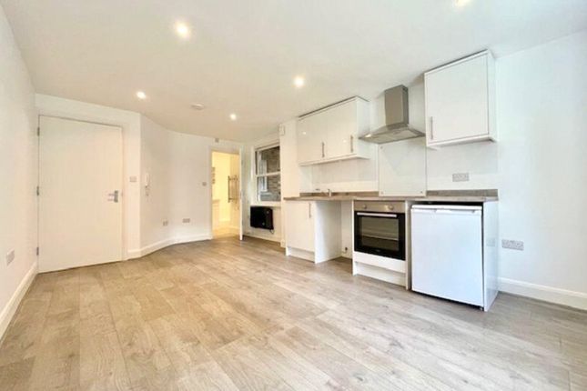 Thumbnail Property to rent in New Cross Road, London
