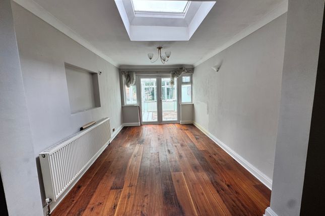 Hanworth Road, HOUNSLOW photo 3