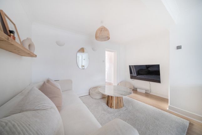 7, Walden Avenue, Chislehurst photo 4