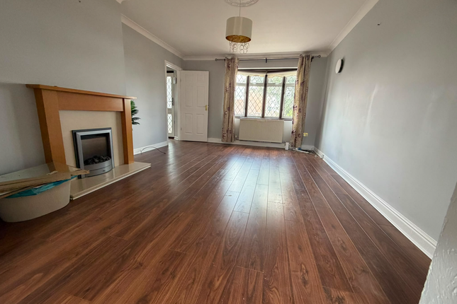 King Henrys Drive, Croydon photo 2