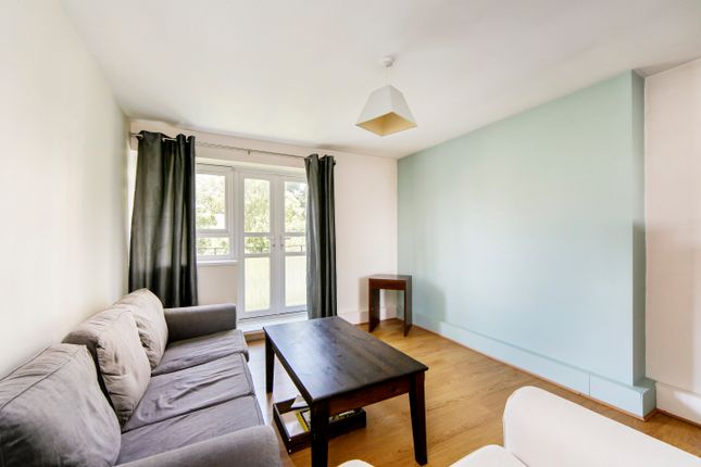 46, Esher Gardens, London photo 3