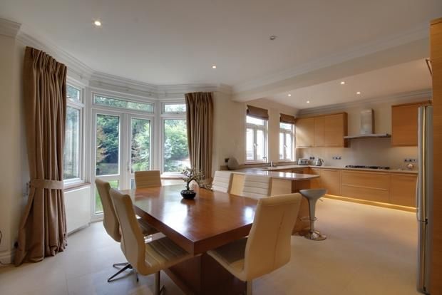 21, Woodland Way, London photo 4