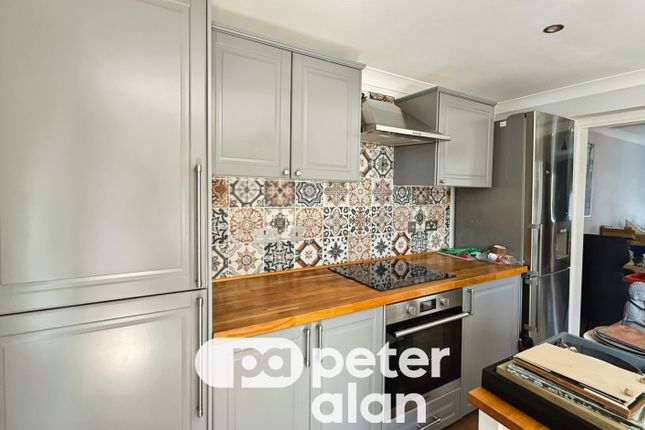 22, Pontypridd photo 4