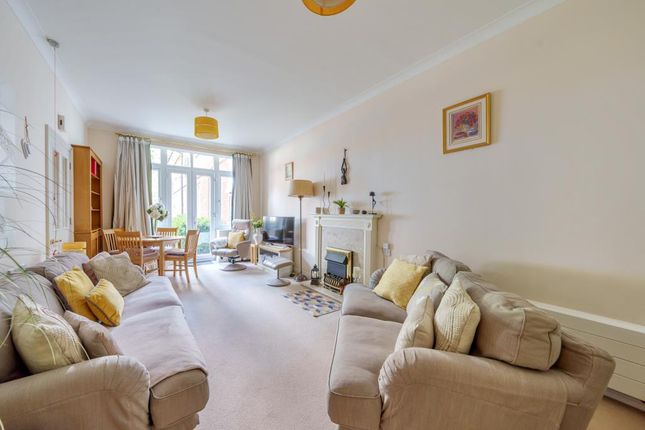 Flat for sale in Mill Hill East, London