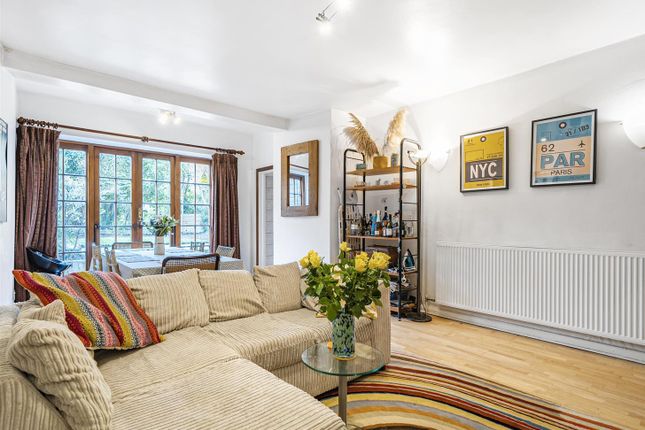 Flat for sale in Cavendish Road, London