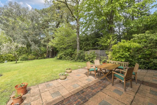 129, Park Road, Surrey photo 2