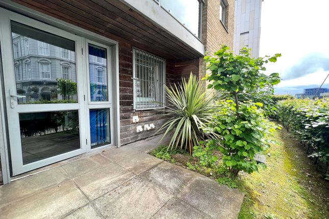 Thumbnail Flat to rent in Millbay Road, Stonehouse, Plymouth